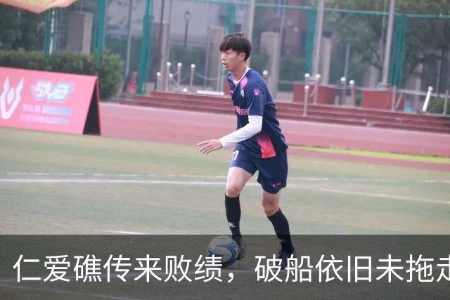 仁爱礁传来败绩，破船依旧未拖走；国庆当天黄岩岛上升起五星红旗